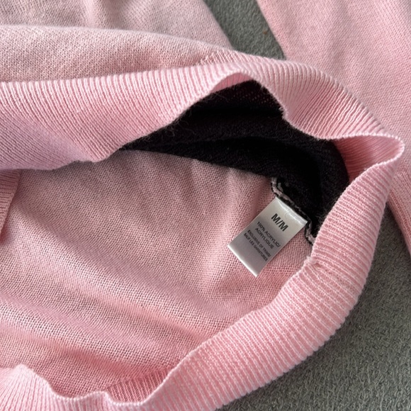 Barbie Sweater size M - Picture 2 of 3